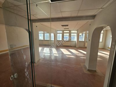 OSB I Osb Emlak tan Ulus Denizciler Caddesinde 1.370 M² Kapalı